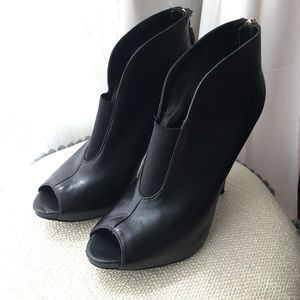 Guess Peek Toe Boots